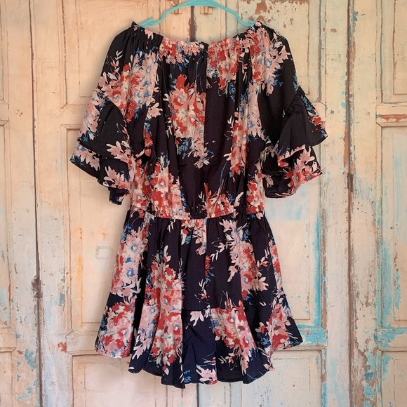 Off the shoulder floral navy blue romper - Picture 4 of 4